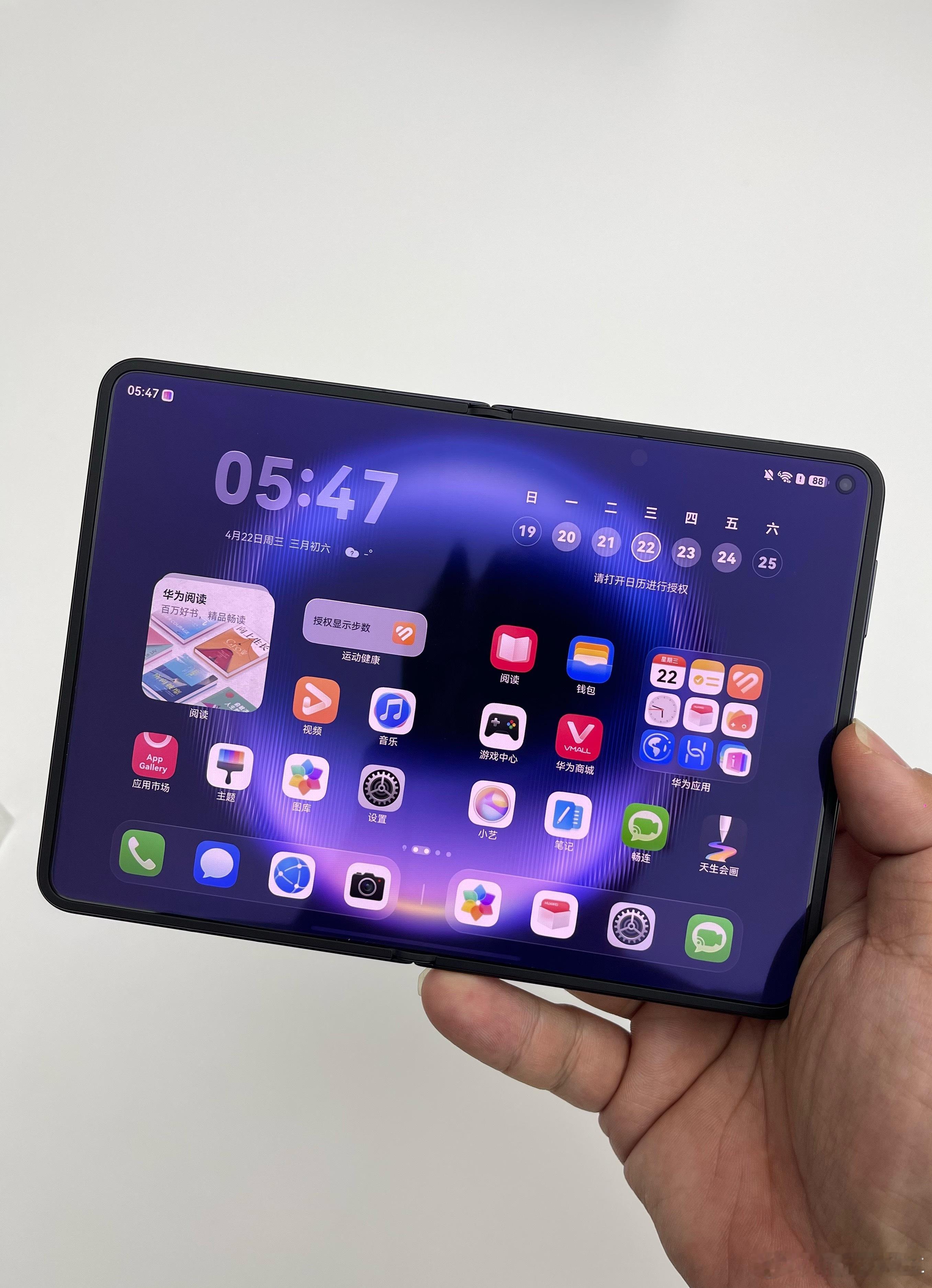 买过最不会吃灰的电子产品 必须是手机啊，微信微博、刷剧、拍摄剪辑都是手机搞定。反