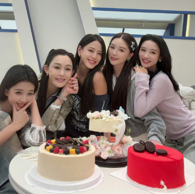 【何宣林说孙怡是最好的队长】何宣林回复孙怡 6月21日，回复何宣林告别浪姐舞台发