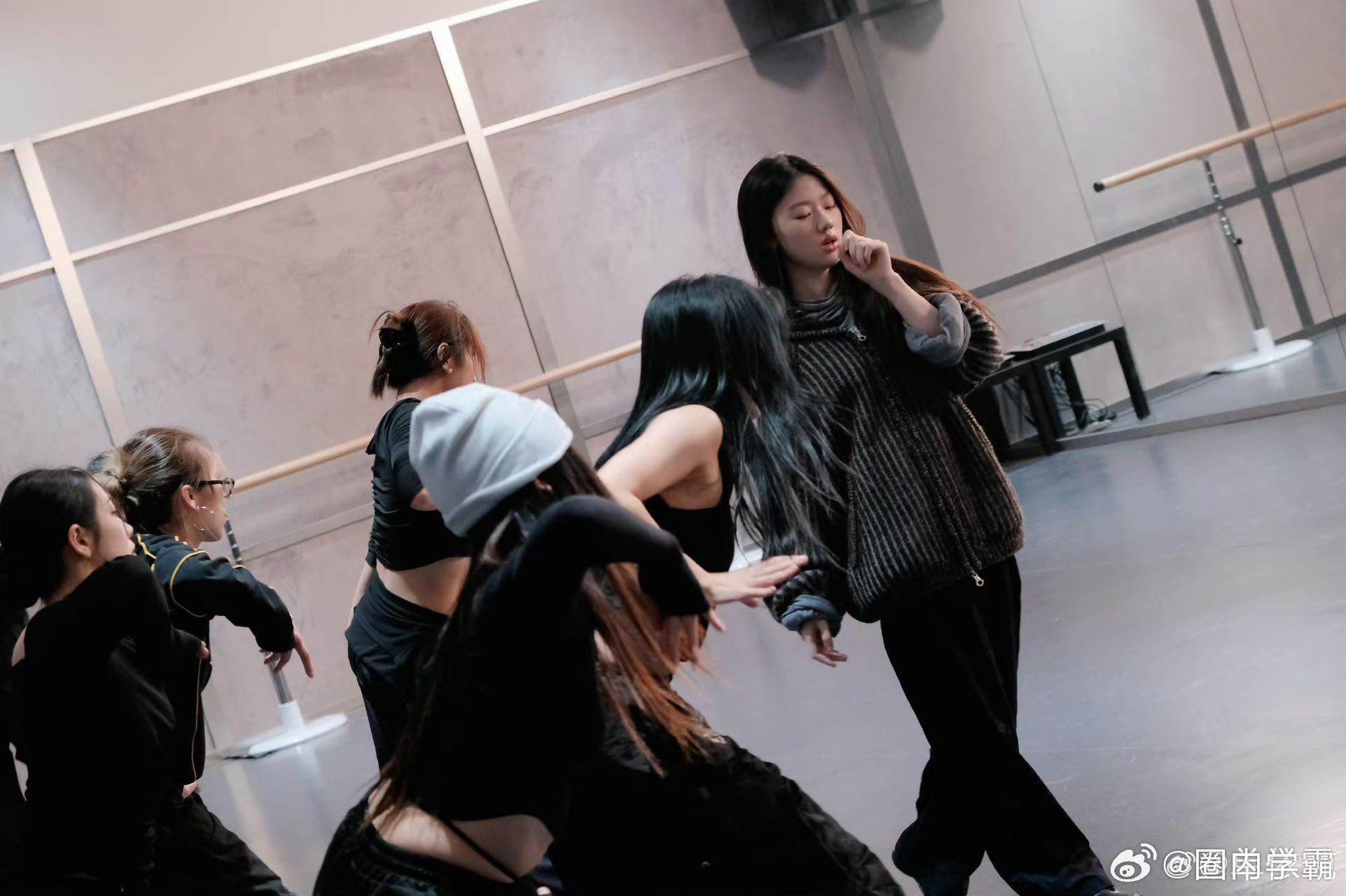 单依纯抢票  谁还在为单依纯演唱会拼手速，武汉站一开售就秒没，人气真的太顶了，没