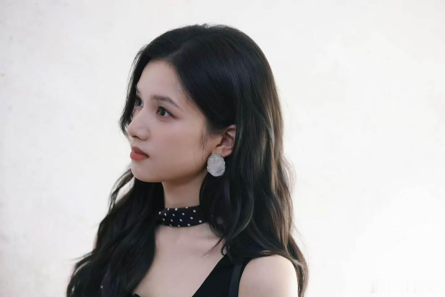 张婧仪现偶的权威张婧仪集妹感与姐感于一体 真的是万分期待野狗骨头呀，不得不说张婧