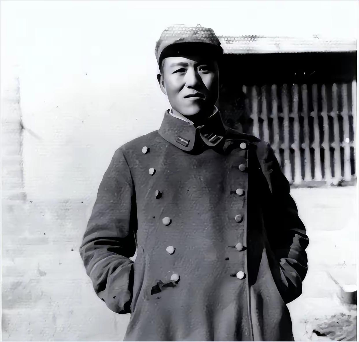 他给延安送了13万两黄金，手下几十万大军，建国后却当了个小处长，蒙冤38年才得清
