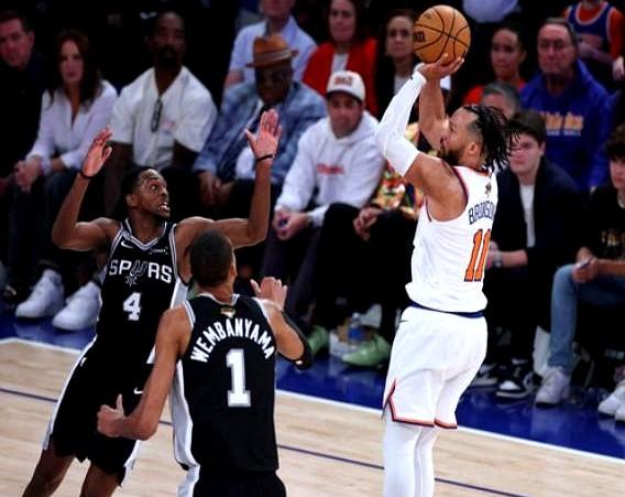 主场球迷给客队欢呼，给主队狂嘘，这事儿你见过吗？

2026年NBA总决赛G5，