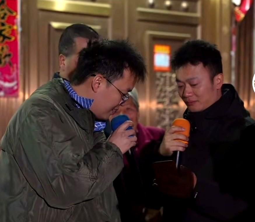 秋天爸爸哭了…… 他哭不是因为委屈，而是感恩。
他用法律捍卫了自己的探视权，他用