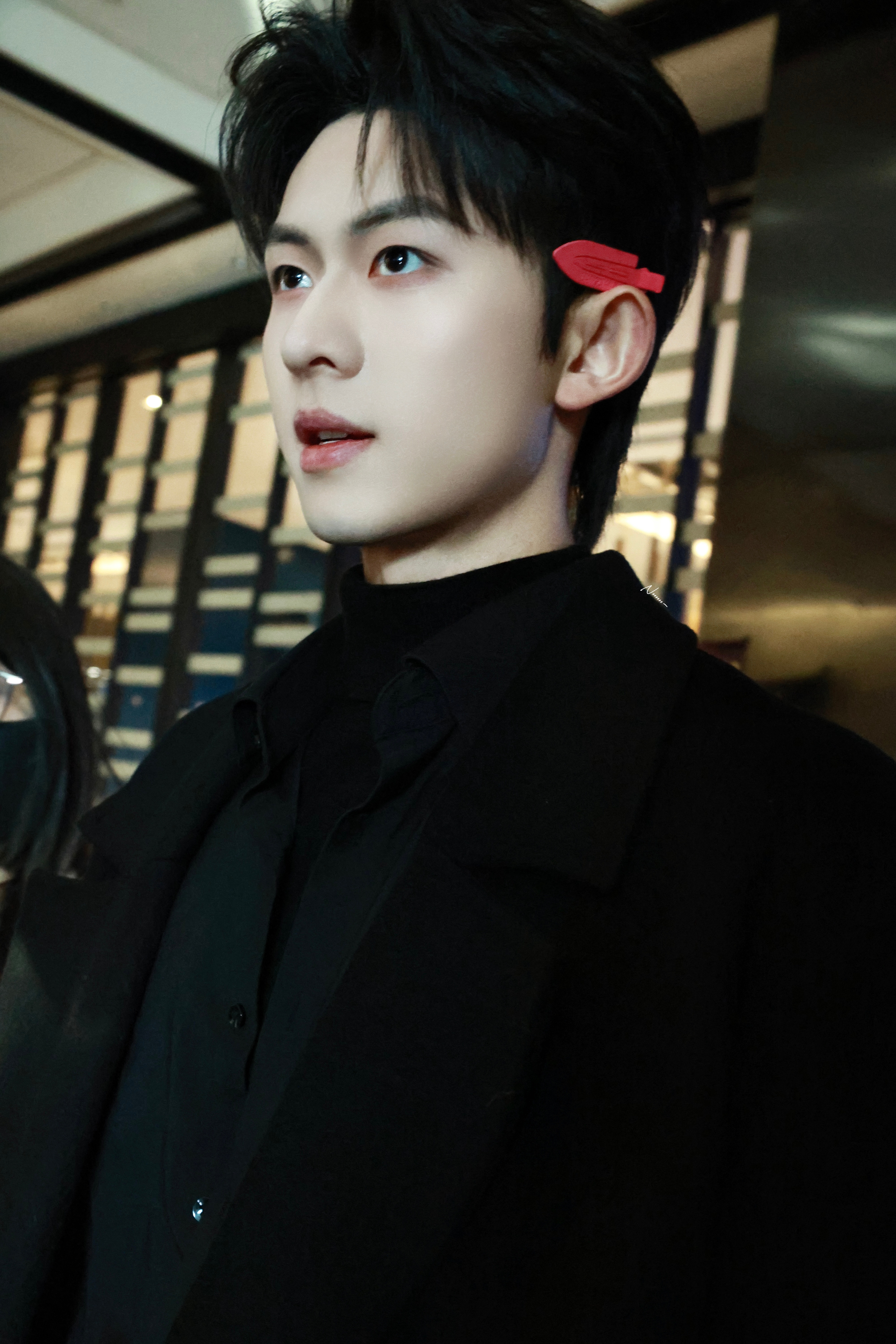 有没有觉得我哥哥很适合演律师 