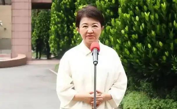 台中市长卢秀燕发表声明，

4月8日，曾被视为国民党下一届台湾地区领导人选举热门