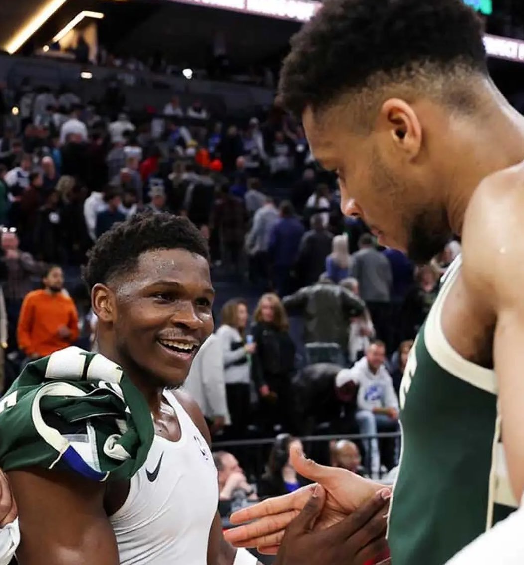 Shams报道 除了现在的 勇士 热火 尼克斯 森林狼也确定加入了字母哥争夺战 