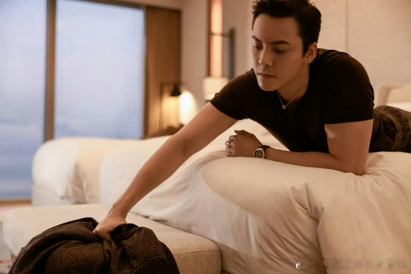 红豆生南国 陈伟霆是男模 伟霆胜男模名不虚传，魅力满格气场超强，颜值实力双绝，越