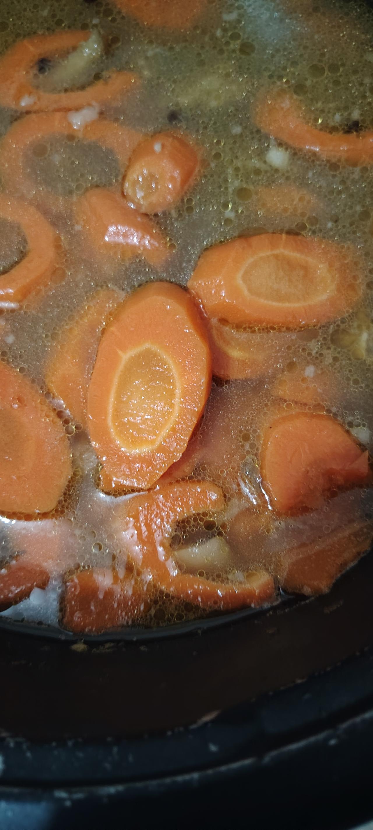 “金玉其外，败絮其中”来形容我家这根葫萝卜，是又不是。为什么是呢？只能凭口感才能