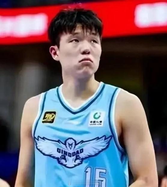 杨瀚森31分15篮板 杨瀚森绝对有资格这样号召大家，他全场砍下31分15篮板3助