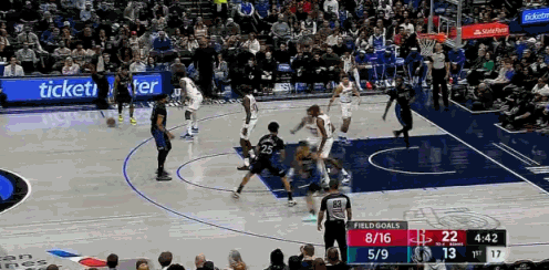 依旧在线！浓眉爆发连续打成2+1！
在今天NBA常规赛独行侠对阵火箭的第一节比赛