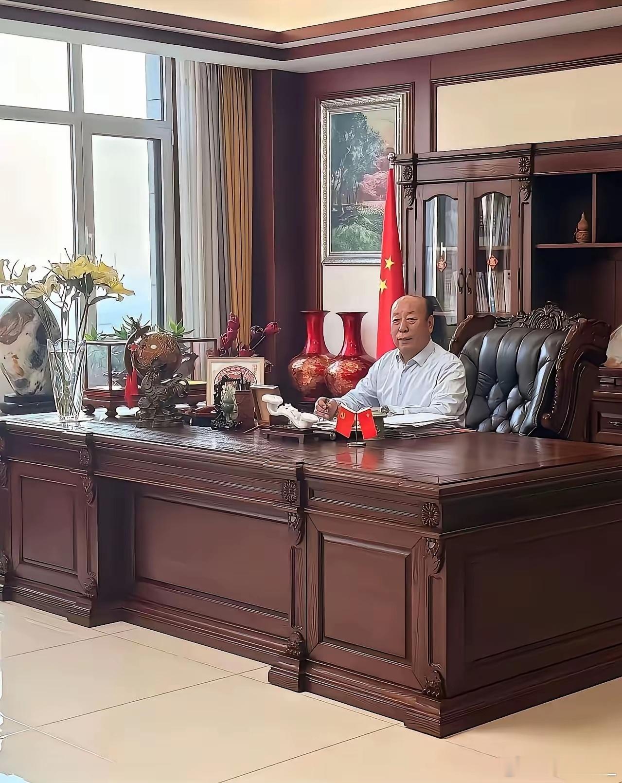 这个级别应该是村支书吧 
