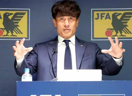日本足协官员曾放话，说要与中国、韩国一起联合申办2046年世界杯。
 
这话是日