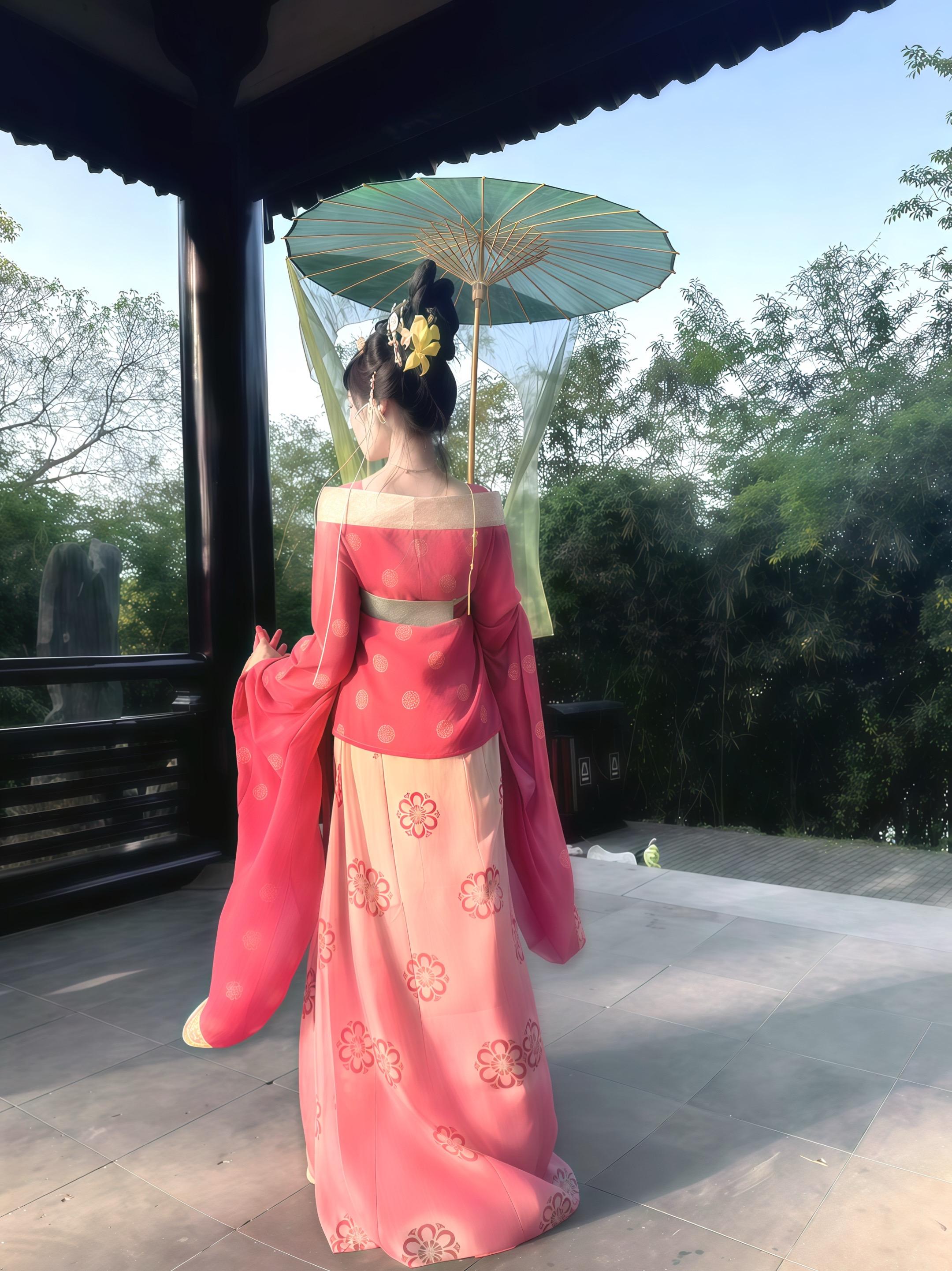 素净一张脸。