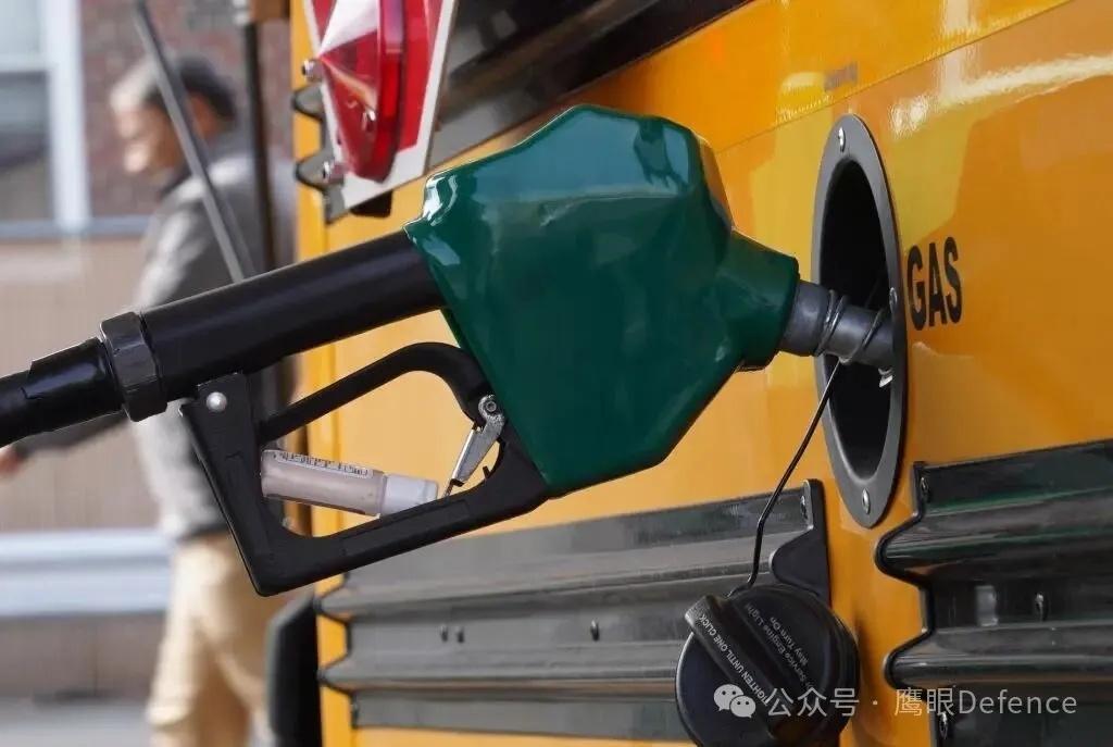 烽火问鼎计划 在昨天的文章中，有些朋友留言称美国根本不在乎霍尔木兹海峡是否畅通，