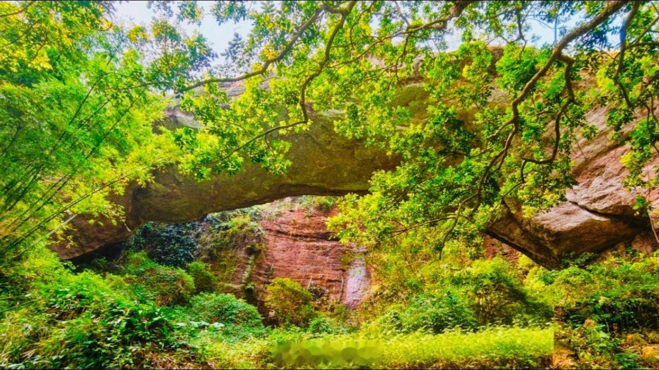 生活手记 总有人偏爱不被过度商业化的风景，这次打卡博白宴石山，没有网红景点的拥挤