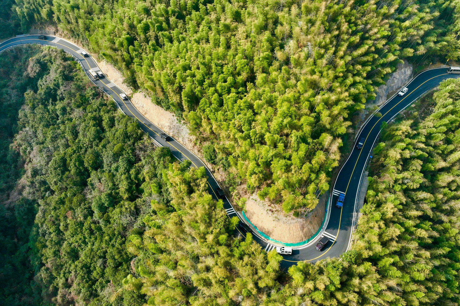 够野！够耶✌️皖南穿越纯自然“野路子”完全符合这台车👇英力士INEOS Gre