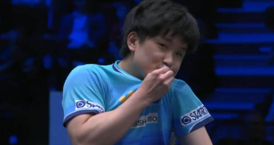 继上周横滨冠军赛男单半决赛4：2战胜队友松岛辉空，一周后以4：3再次击败队友松岛
