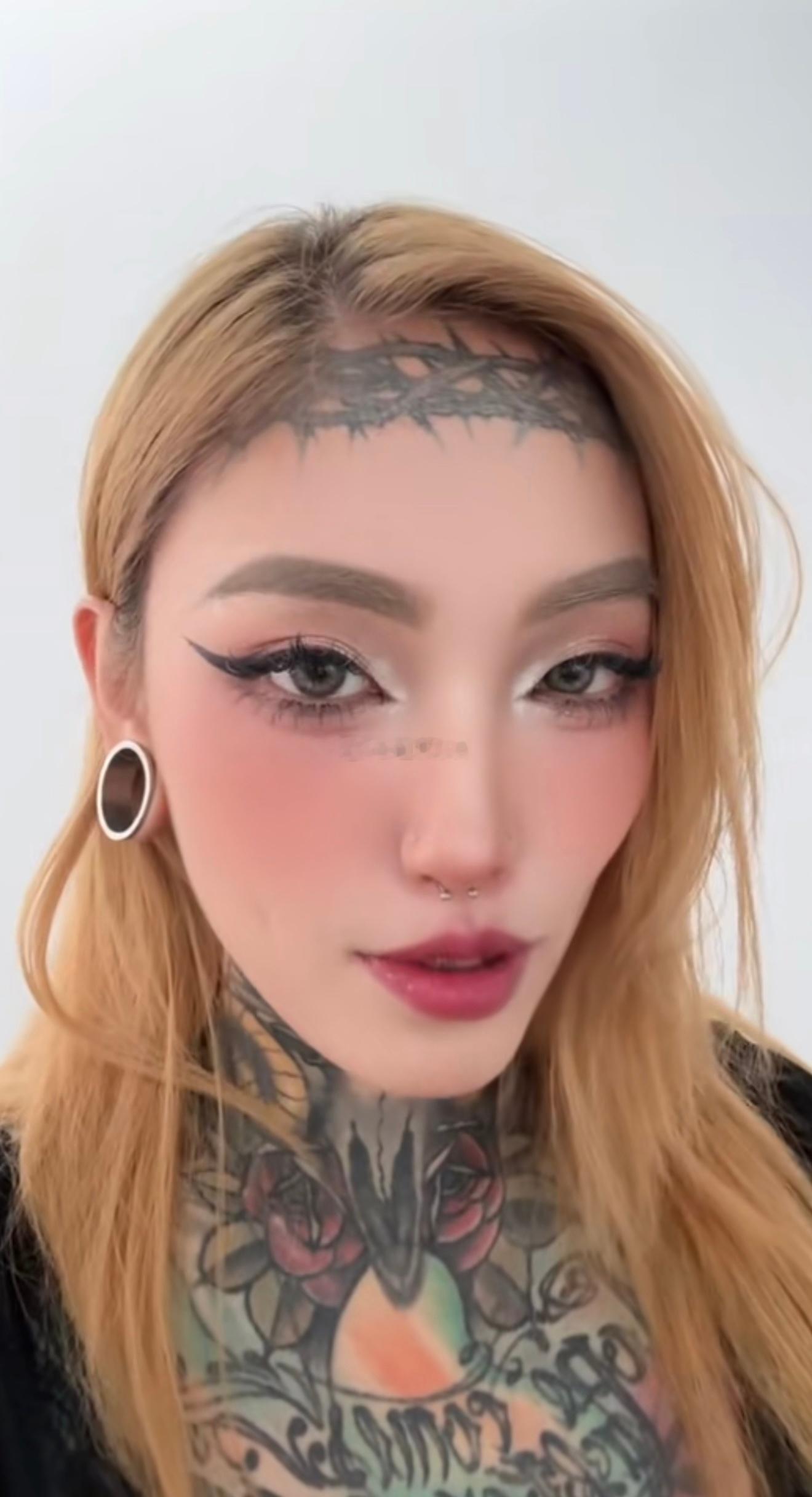 鱿鱼老师外形上确实有点猎奇了！ 