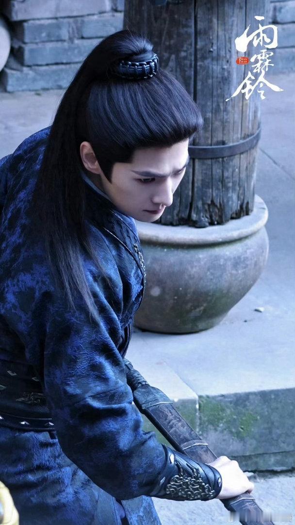 杨洋雨霖铃巨幅海报杨洋雨霖铃亮相香港国际影视展 谁懂啊！巨幅海报亮相太有排面，官