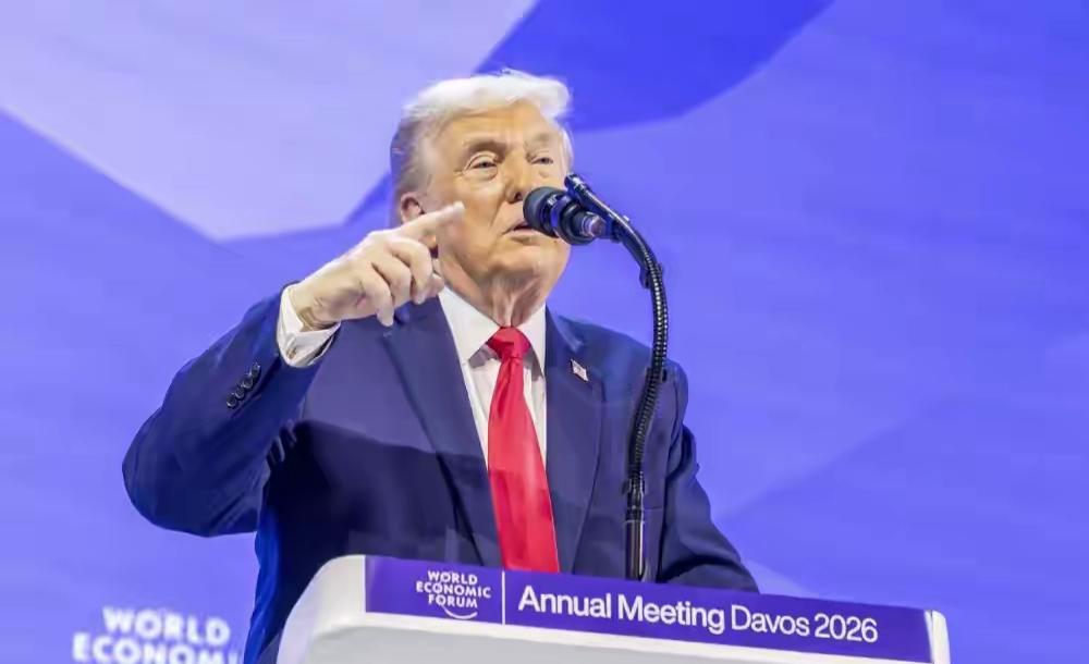 国际社会对特鲁多和特朗普的矛盾可太有看头了。此前特朗普扬言吞并加拿大，想让加拿大