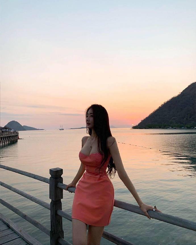 一个人的海，一个人的浪，海浪 [哈哈][哈哈] ​​​
