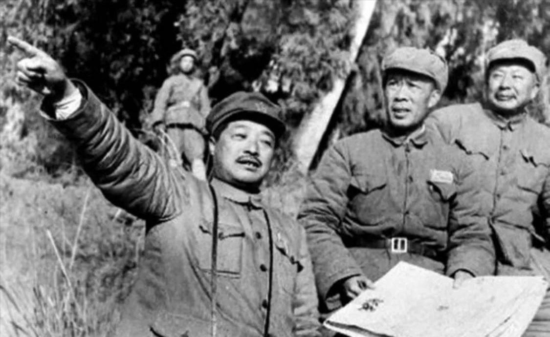 贺龙担任南昌起义总指挥，为何1955年授衔时在十大元帅中排名第五位？
1942年
