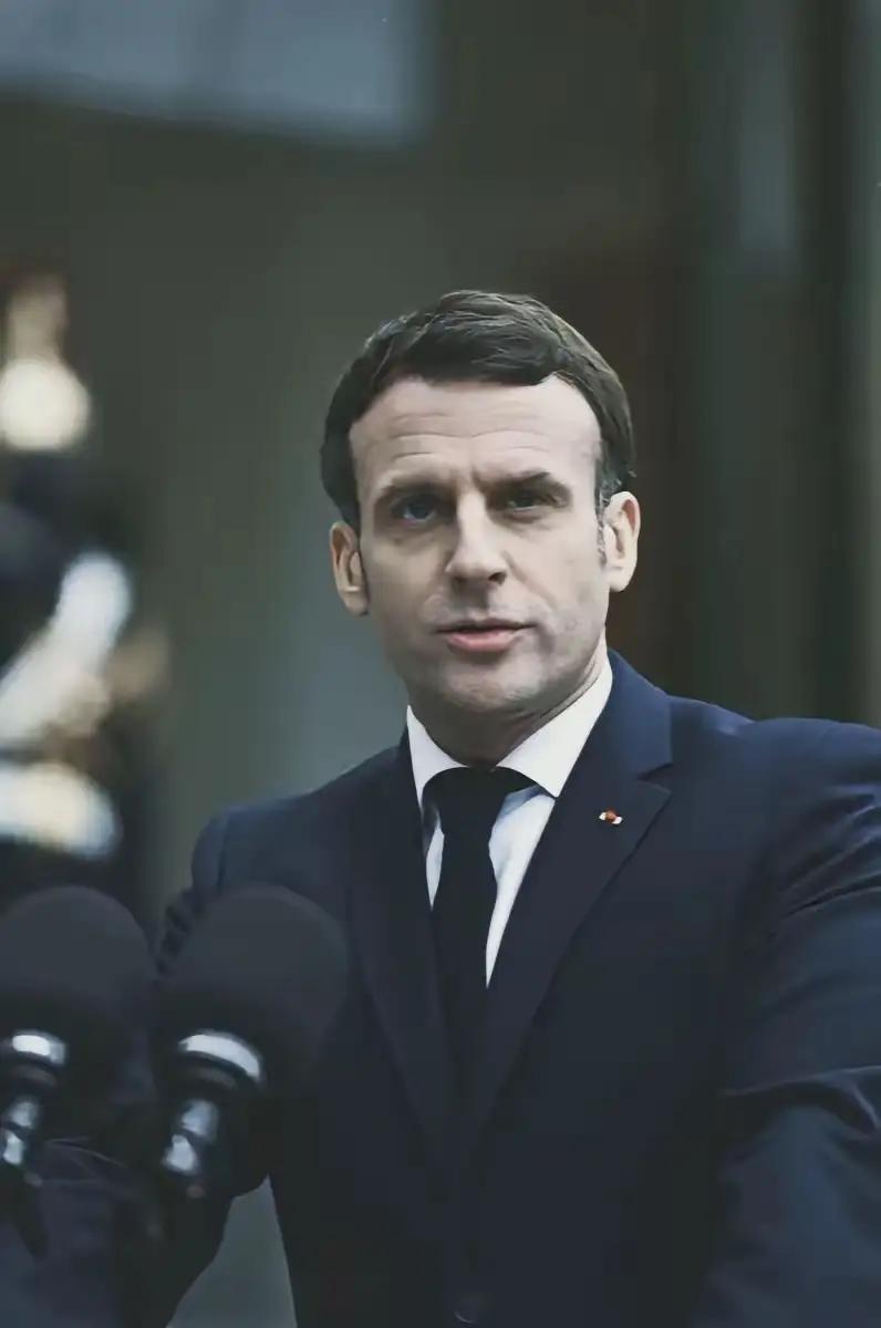 法国突然宣布了
​12月4日，正在访华的法国总统马克龙表示，法中两国必须解决两国