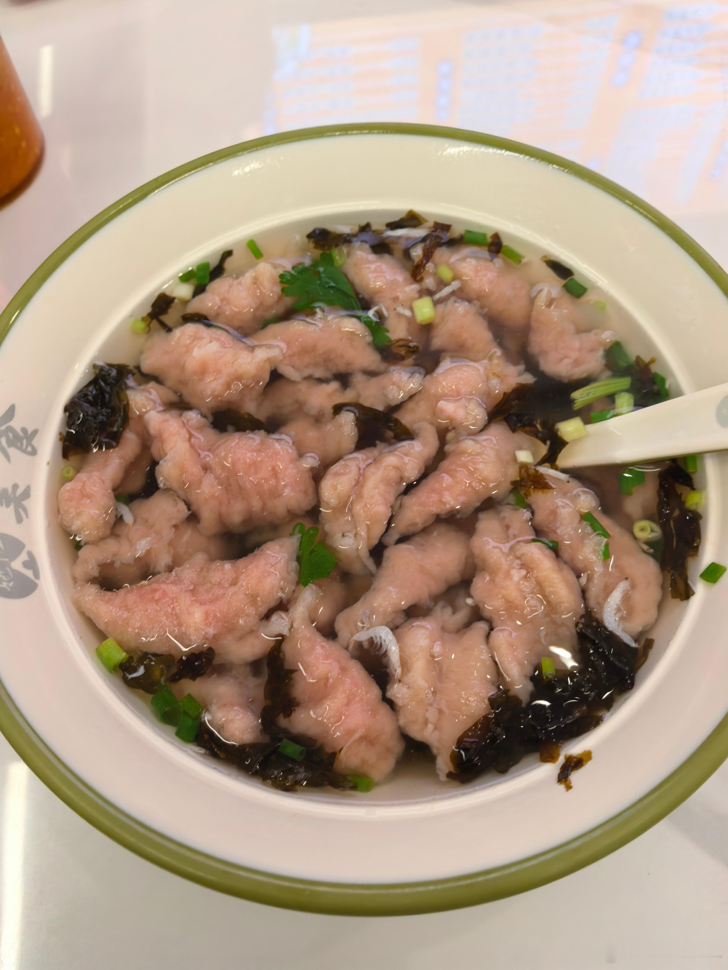 瘦肉丸好好吃，先尝原味，再加辣椒好香，你们都吃了吗，吃的什么？ ​​​