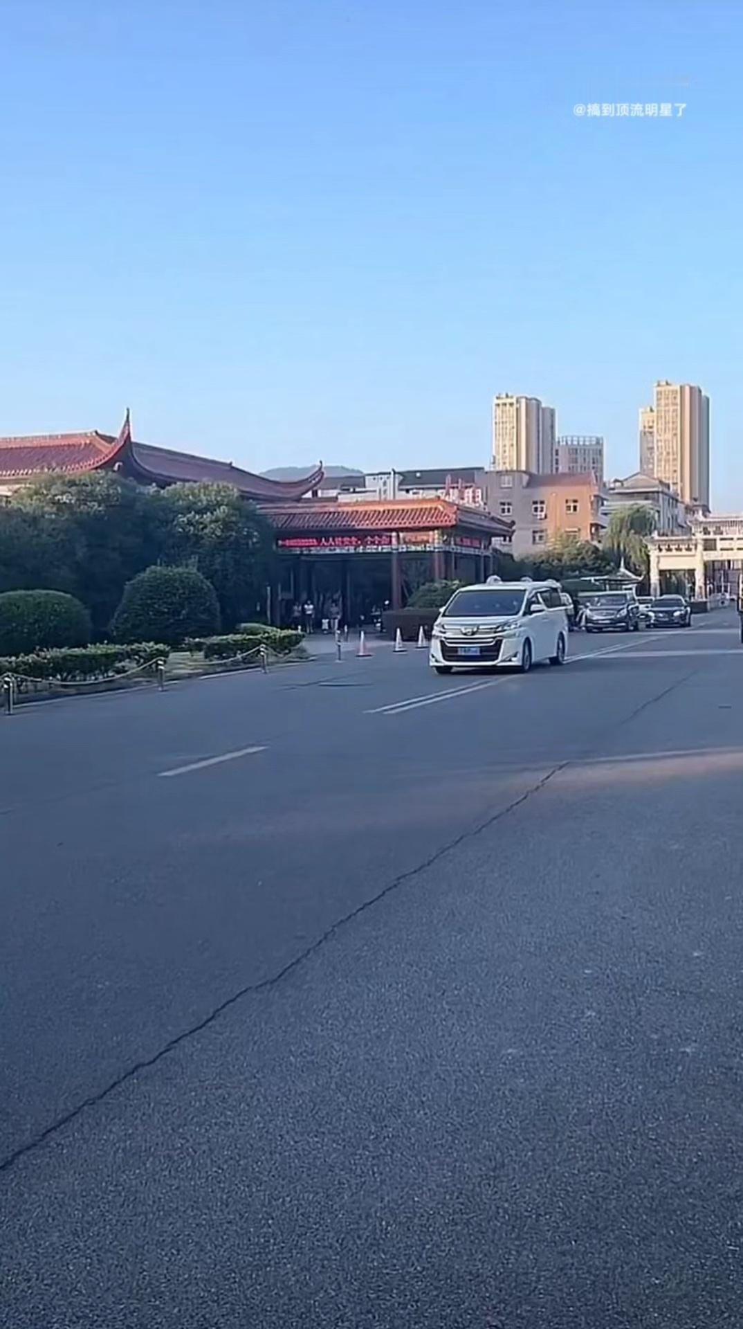 风月不相关 停拍邓为最擅长用行动来打破谣言，每一次被造谣都会很完美的反击回去！[