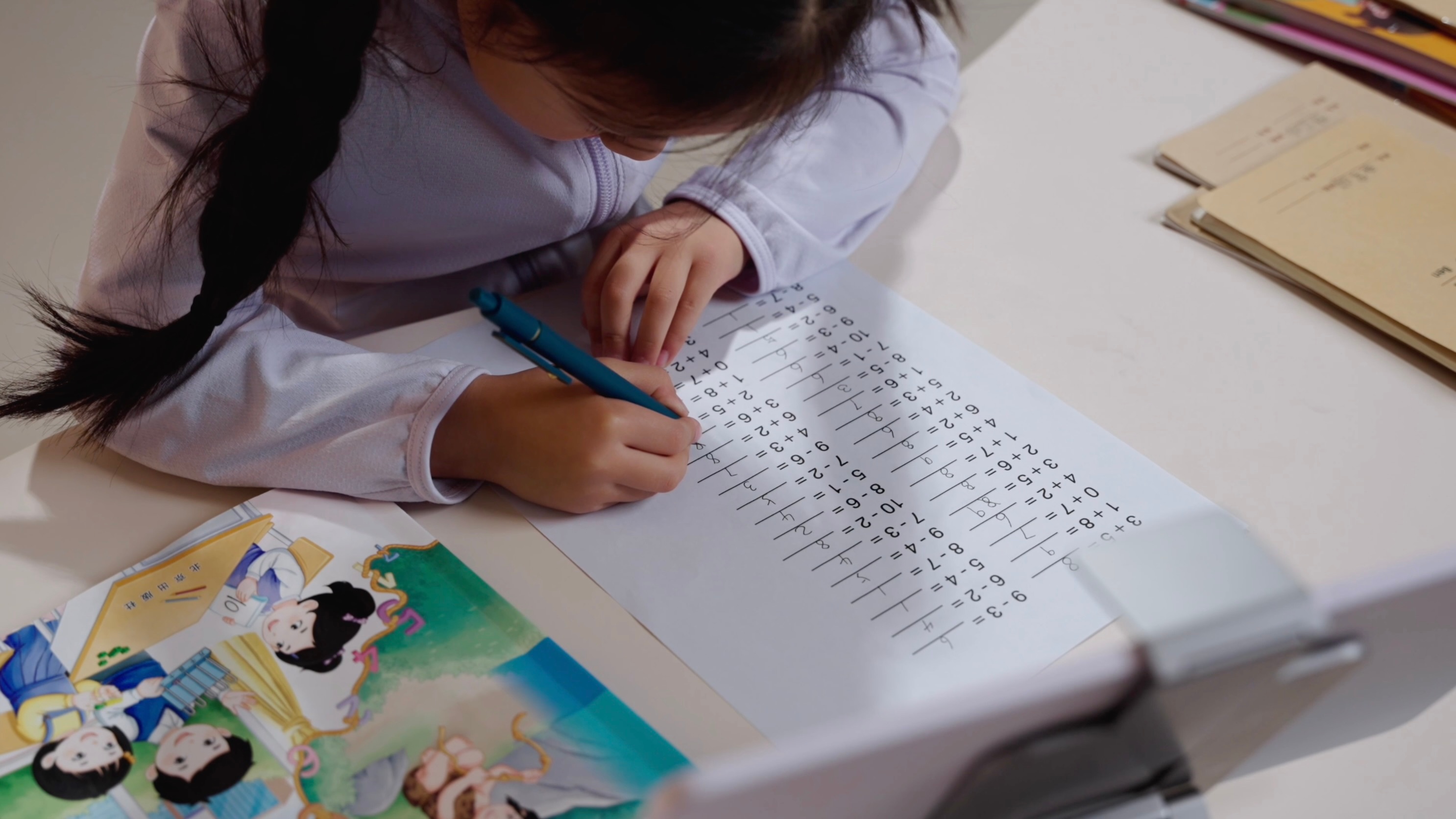 给孩子选学习平板怕伤眼、怕沉迷、怕效率低？还想一机两用？ 荣耀平板10 柔光版给