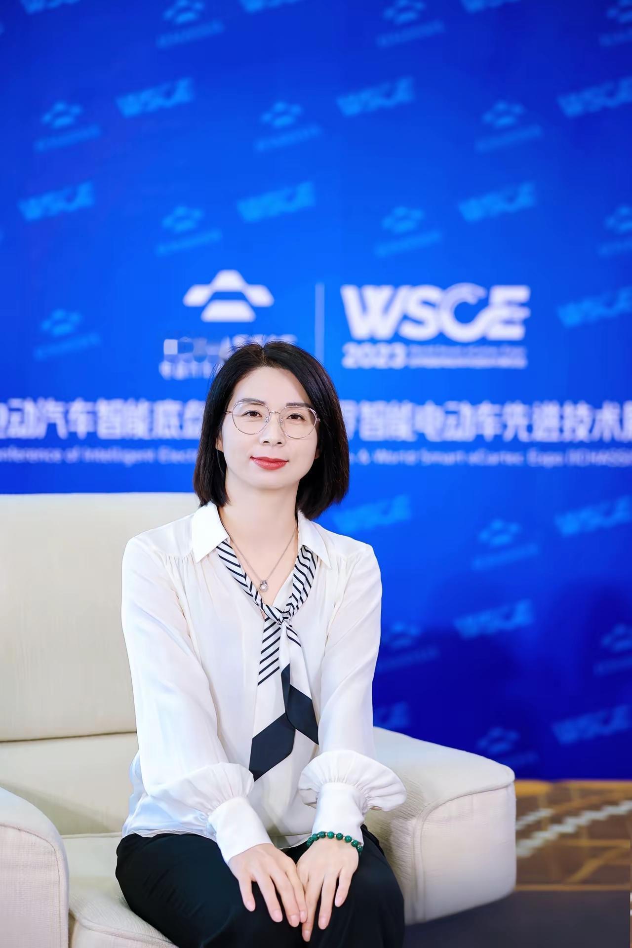崔丽丽是个坚强的女人，
 她的成功离不开她老公的支持，
不然2年很难撑过来的，
