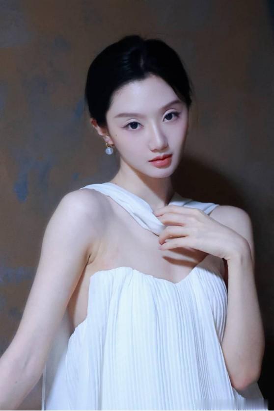 徐真妍《窈窈有期》圆满杀青 匠心演绎古装宅斗新篇 