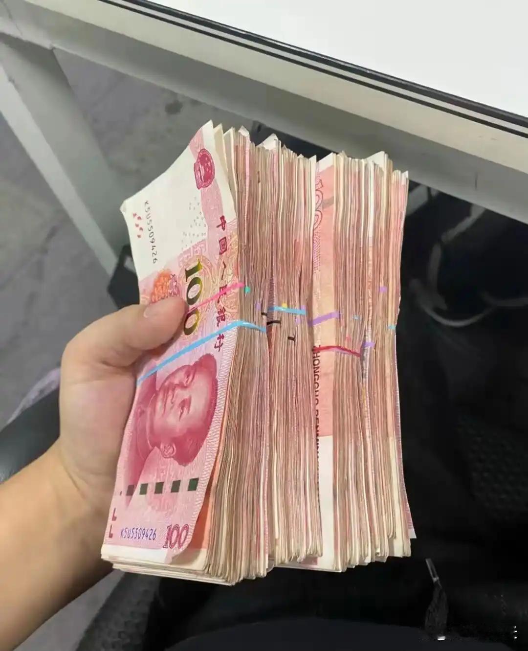 存款和投资合理分配，确实是增加财富的关键。就拿我自己来说，之前我把大部分钱都存银