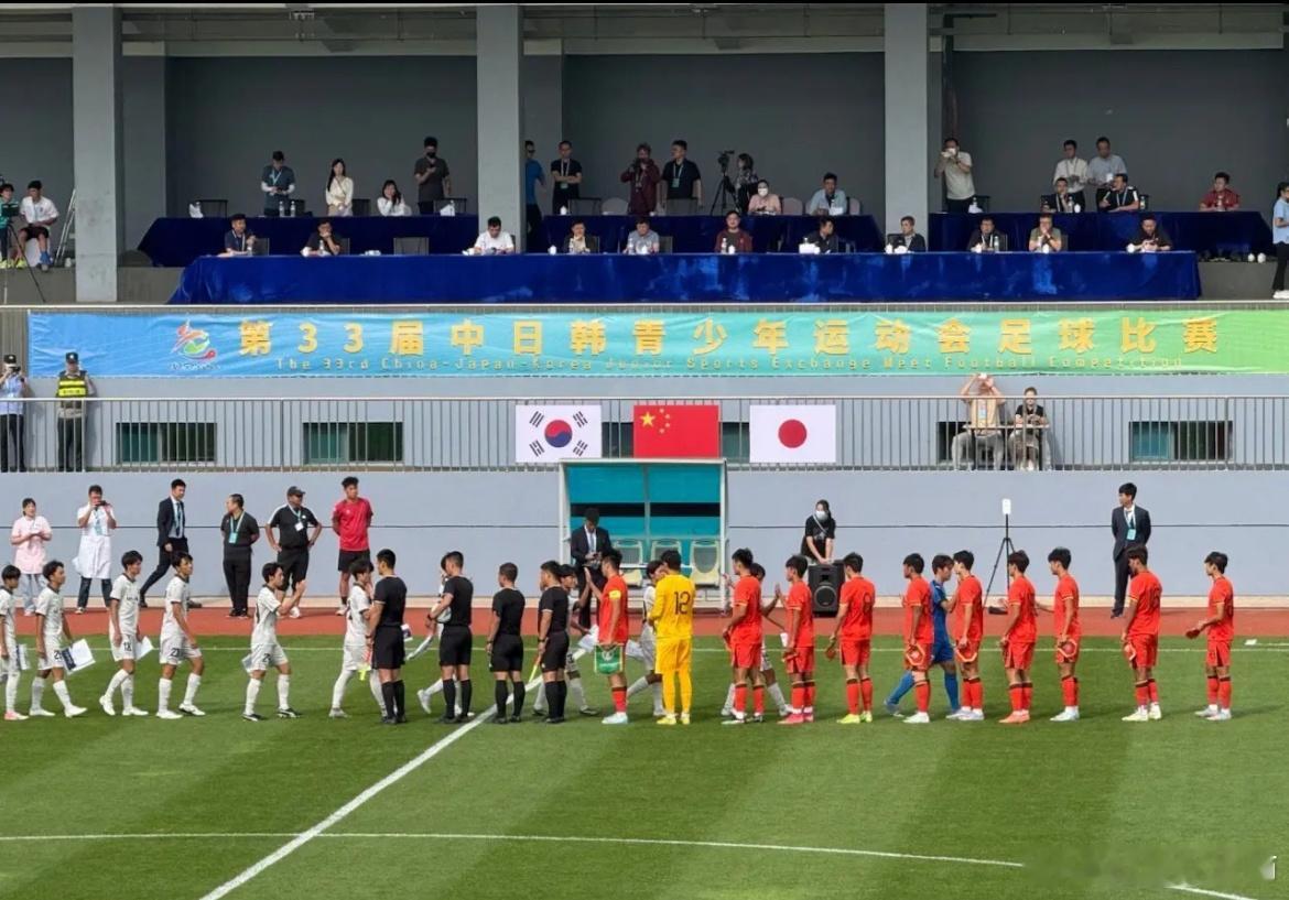 中日韩青少年运动会足球项目比赛在包头进行，U18国青3-0战胜日本代表队取得两连