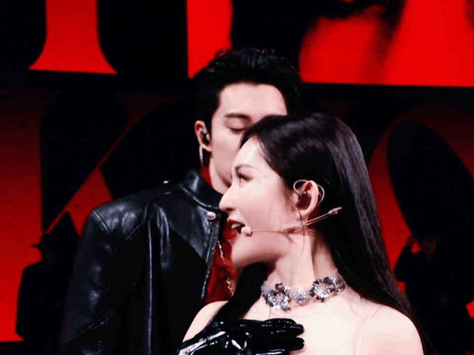 好傲娇好享受舞台哦 王鹤棣 ​​​