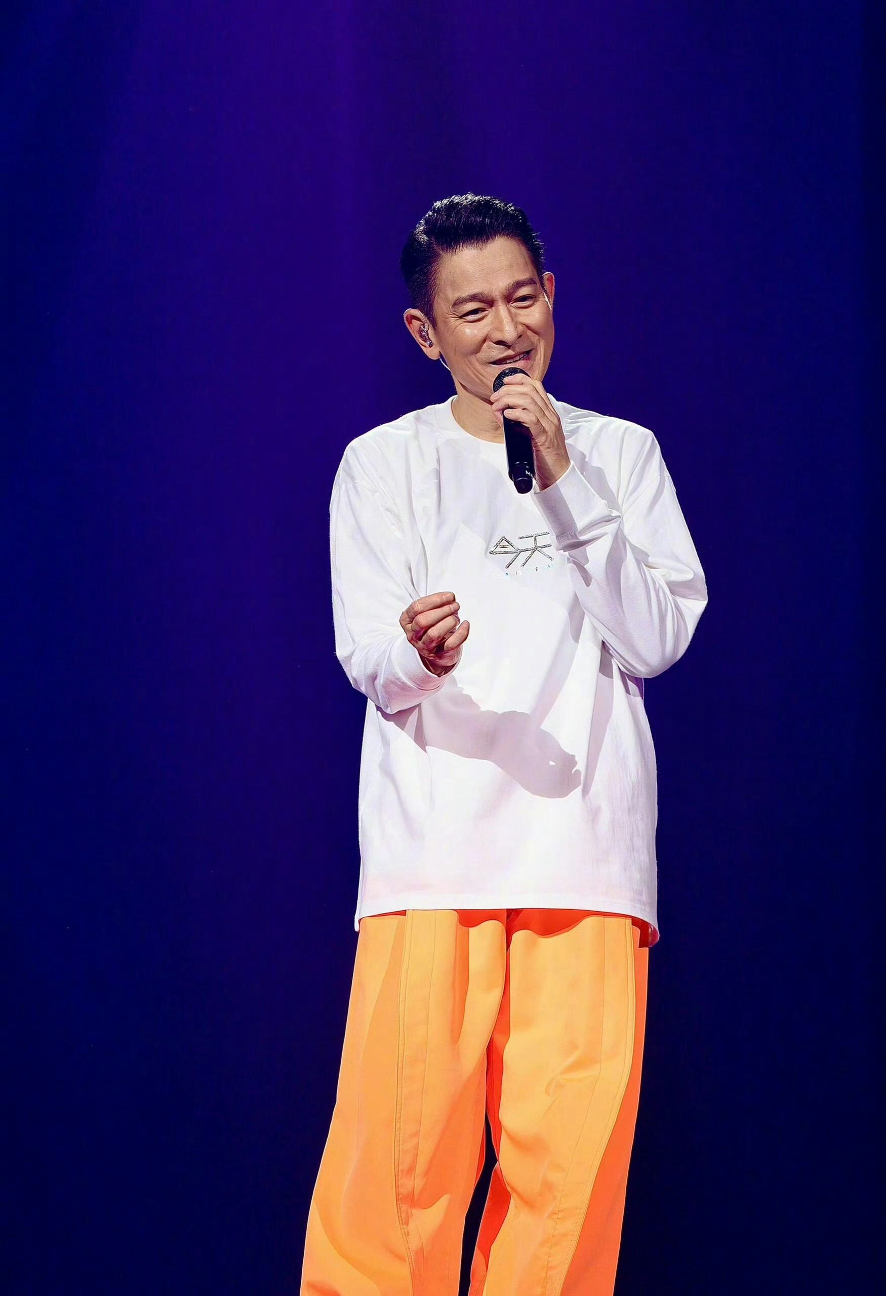 刘德华香港开票刘德华香港演唱会开票！全新巡演重磅来袭，属于一代人的青春记忆再度苏