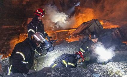 泽连斯基现在越打越自信了，直接向俄罗斯放话，俄罗斯继续这样打下去，是不会赢得这场