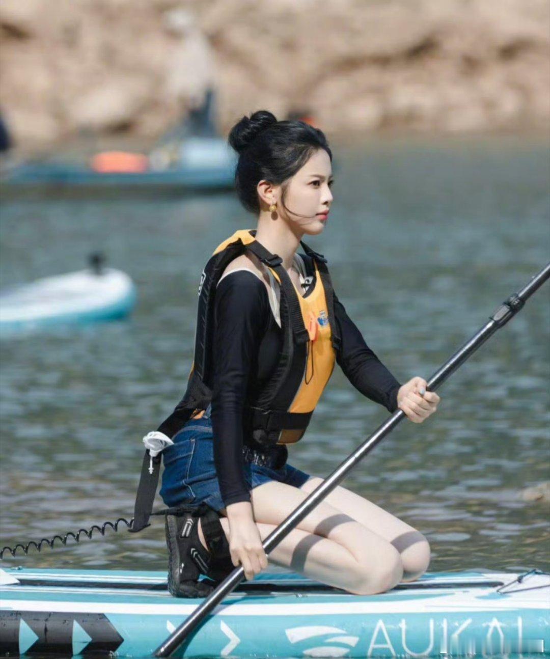 杨超越这腿白白嫩嫩的感觉嗷还有这比例绝了[允悲][允悲][允悲] ​​​