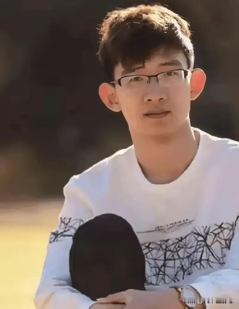 “北大学霸”刘嘉森语出惊人：我的同学里，父母有钱有势的大有人在，父母是博士、硕士