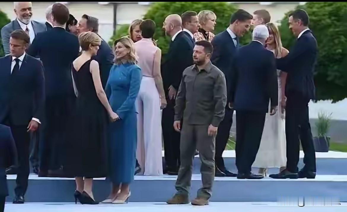 28条一出来，前无古人 后无来者，有过之无不及，当年这张照片一出来，其实已经预告