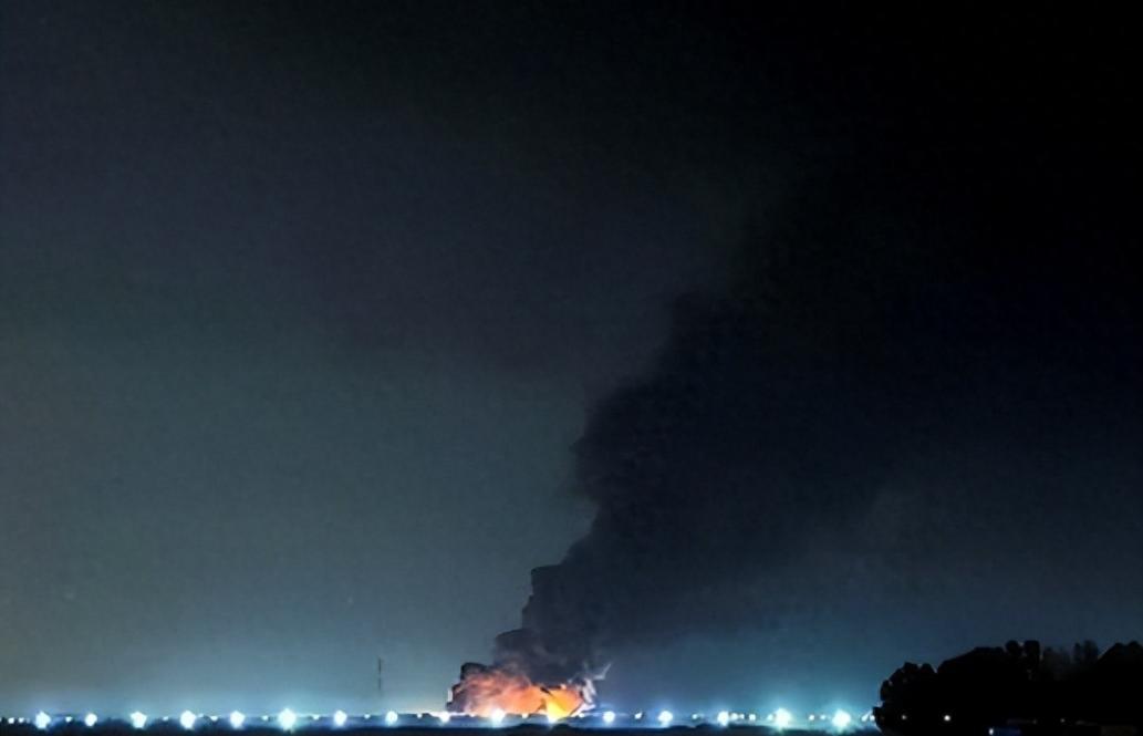 这下好了！大家都打着伊朗的旗号打美军基地，老美连下黑手的是谁都找不到了。
 
伊