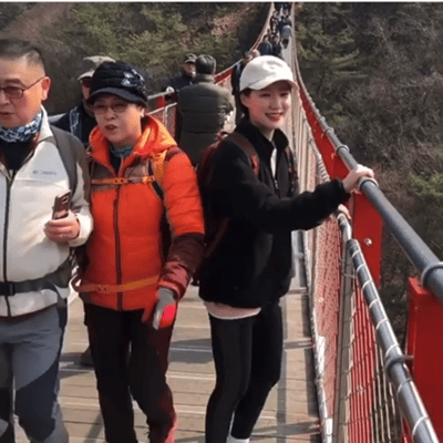 在爱里长大的蒸包公主和草莓王子[心]兄妹俩的精神状态美好得不分上下[笑cry]#