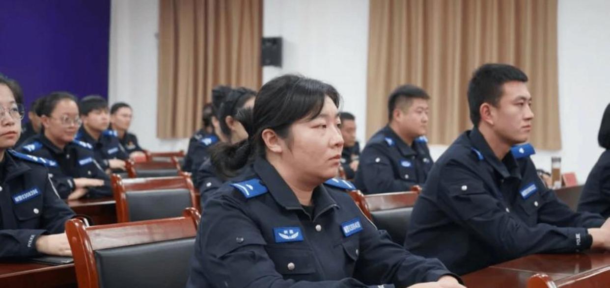 辅警选岗的4条核心诀窍：

1，‌利用壁垒降竞争‌：
首选限制‌具体专业‌、‌证