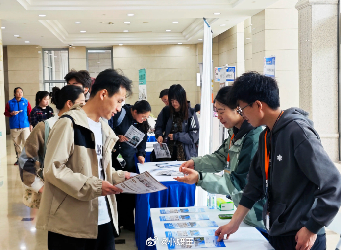 应届生说大疆是梦中情厂 科技大厂正式开启2027届校园招聘，岗位覆盖算法、软硬件