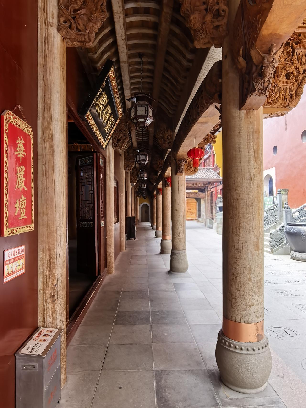 九华山祇园寺华严坛

九华山祇园寺始建于明代，是九华山四大丛林之首。

寺内曾设
