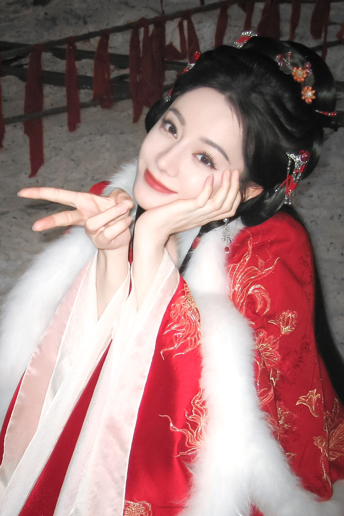 迪丽热巴路虎卫士全驭代言人迪丽热巴 dlrb 热巴开卫士 dlrb 迪丽热巴卫蓝