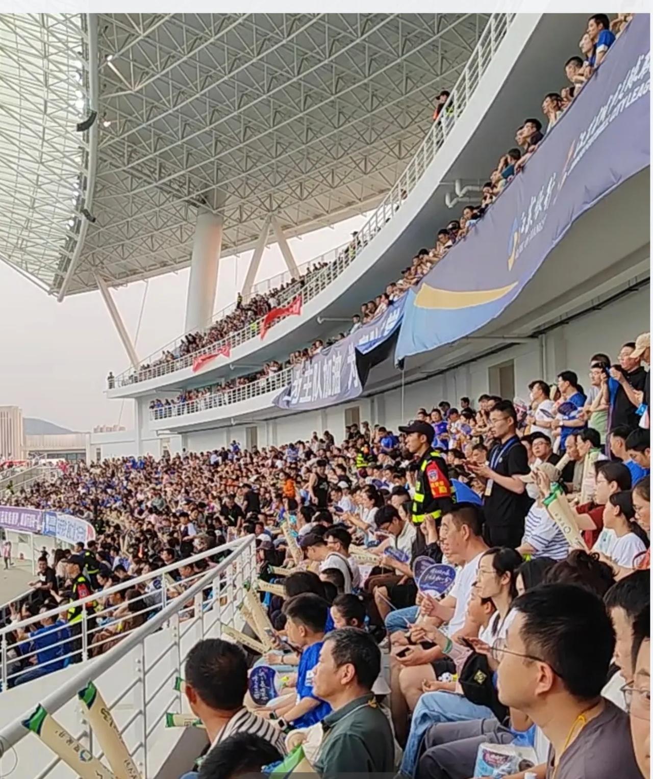 “苏超”效应和结果不再是简单的一项地域足球运动竞赛了，它反映了人们的一种意识，一