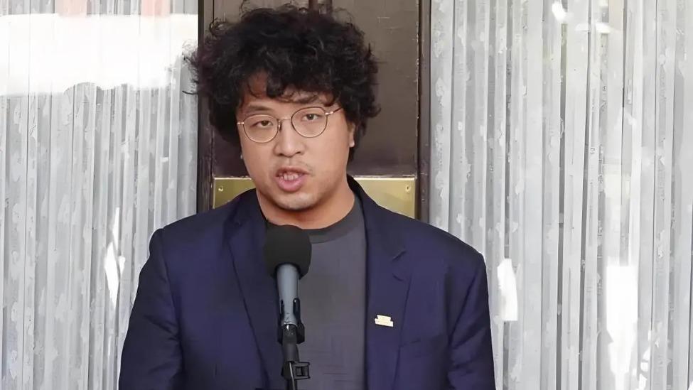 台独分子沈伯洋跑到新加坡搞分裂宣传，结果全程被冷遇，纯属自讨没趣！原本筹划的两场