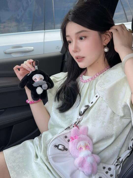 夏日单品shyshy✨是谁还没有沈月同款兔闪闪