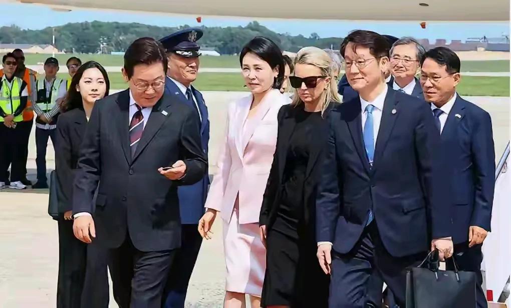 李在明美国之行规格超低，面子丢大了，被韩媒体认为，连尹锡悦的接待规格都比不过，大